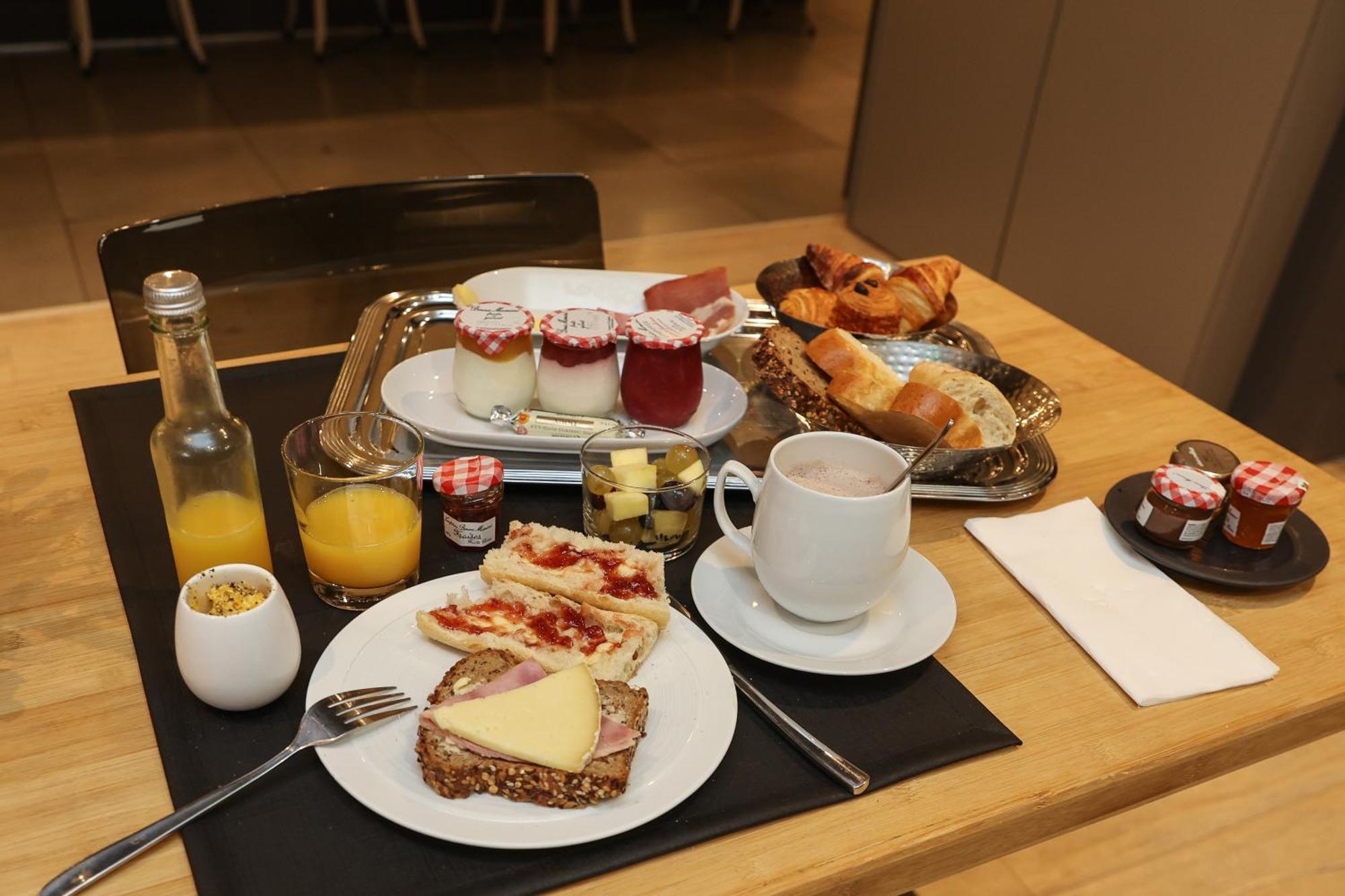 Hotel Chateau De Lacan Brive-la-Gaillarde Ngoại thất bức ảnh
